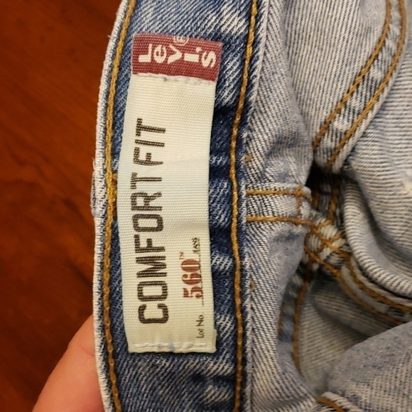 Levi's 560 Comfort Fit 36x30 Distressed - Picture 4 of 15